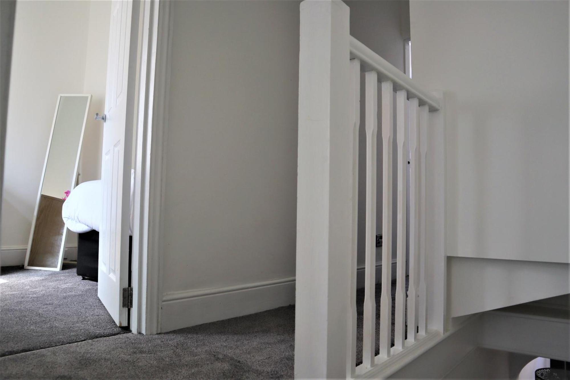 Victoria 4 Bedroom Serviced House Short Lets - Near Northampton Gen Hosp & Town Centre Экстерьер фото