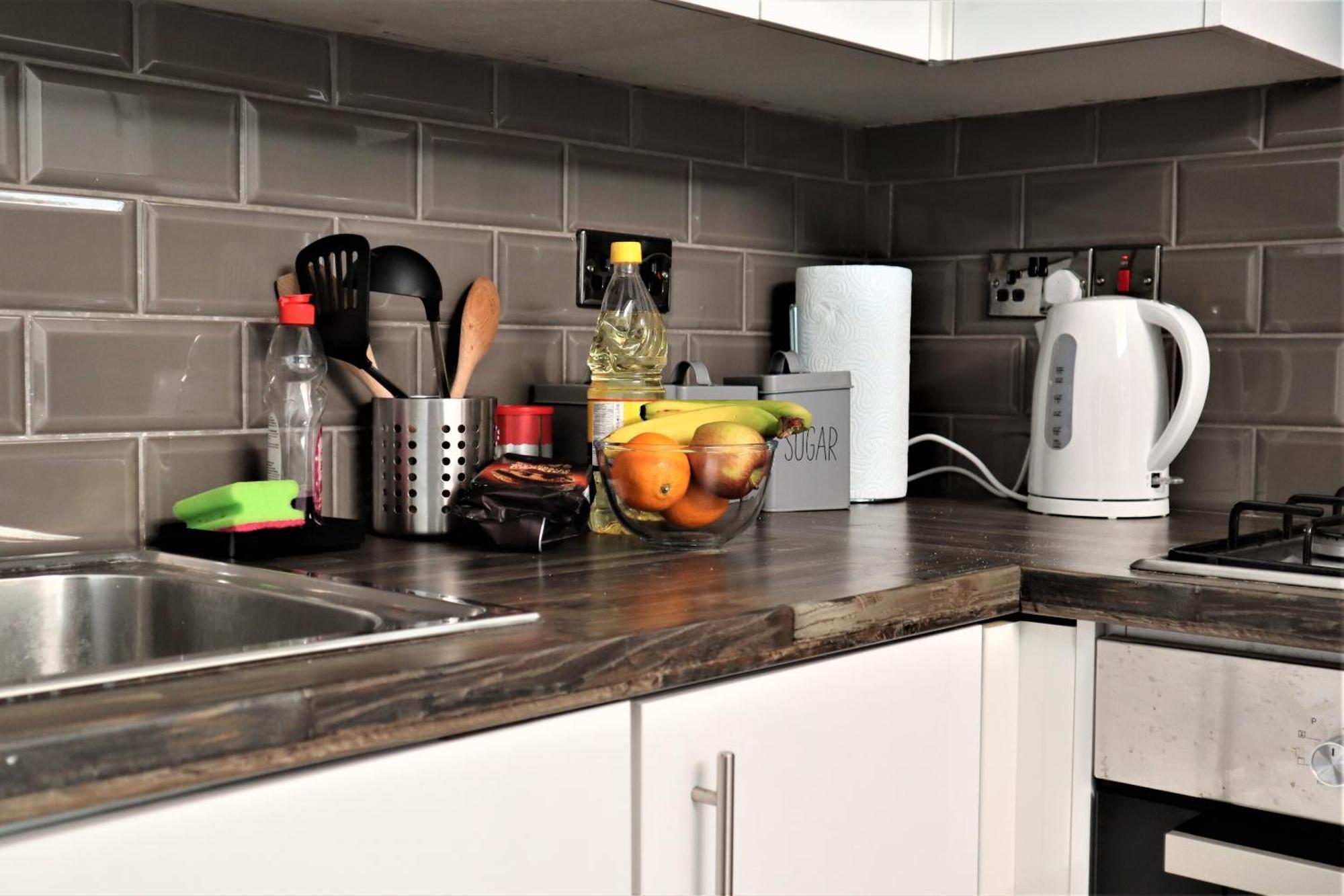 Victoria 4 Bedroom Serviced House Short Lets - Near Northampton Gen Hosp & Town Centre Экстерьер фото