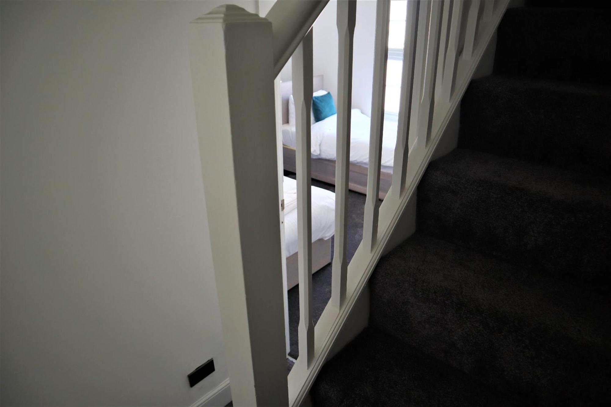 Victoria 4 Bedroom Serviced House Short Lets - Near Northampton Gen Hosp & Town Centre Экстерьер фото