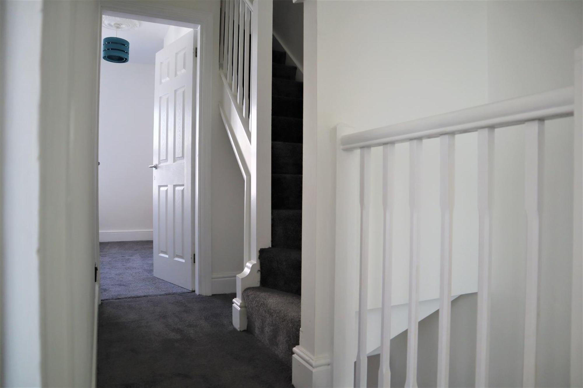 Victoria 4 Bedroom Serviced House Short Lets - Near Northampton Gen Hosp & Town Centre Экстерьер фото